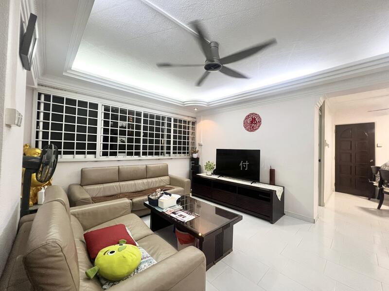 Prop-GPT: HDB Flat: D20 Bishan 211 Bishan Street 23