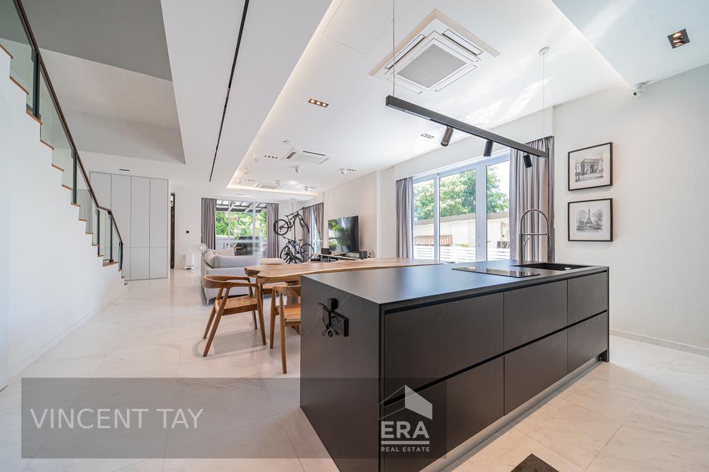 Prop-GPT: Semi-Detached: D15 Siglap Hilltop Siglap Semi-d