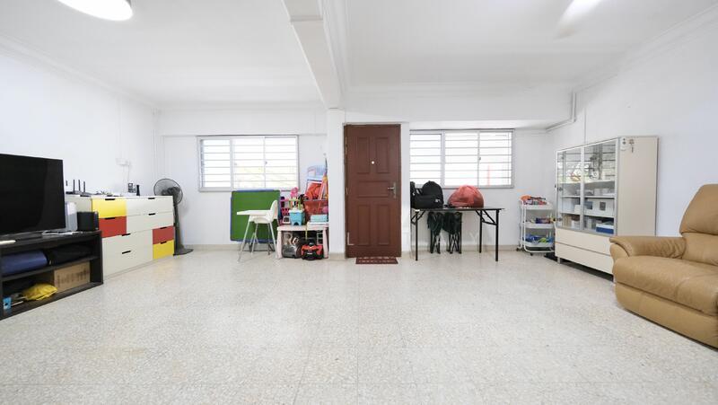 Prop-GPT: HDB Flat: D22  404 Pandan Gardens