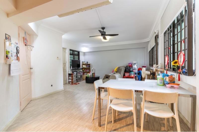 Prop-GPT: HDB Apartment: D22 Boon Lay 688 Jurong West Central 1
