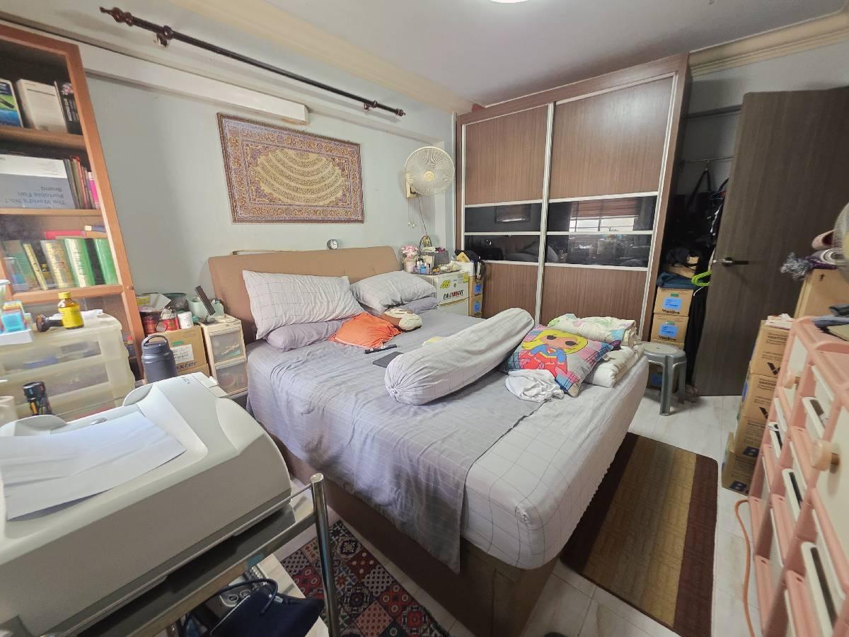 811 Tampines Avenue 4 HDB Apartment For Sale, $600,000, 3 Bed 2 Bath 980 sqft $612.00 psf