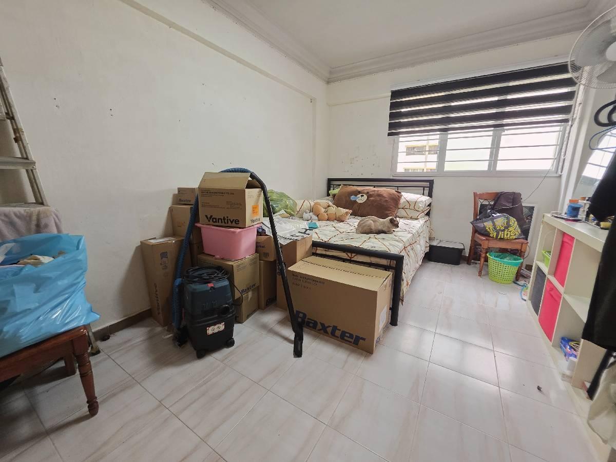 811 Tampines Avenue 4 HDB Apartment For Sale, $600,000, 3 Bed 2 Bath 980 sqft $612.00 psf