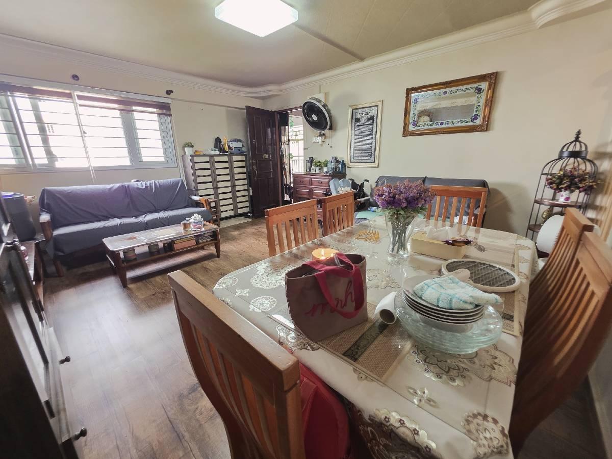 811 Tampines Avenue 4 HDB Apartment For Sale, $600,000, 3 Bed 2 Bath 980 sqft $612.00 psf