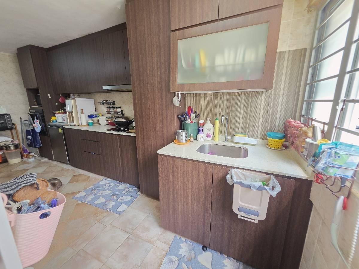 811 Tampines Avenue 4 HDB Apartment For Sale, $600,000, 3 Bed 2 Bath 980 sqft $612.00 psf