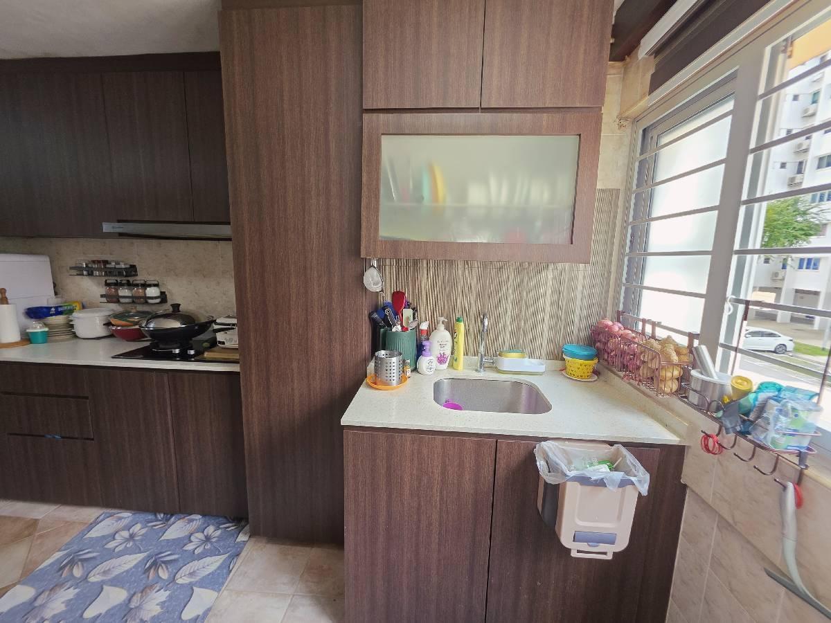 811 Tampines Avenue 4 HDB Apartment For Sale, $600,000, 3 Bed 2 Bath 980 sqft $612.00 psf
