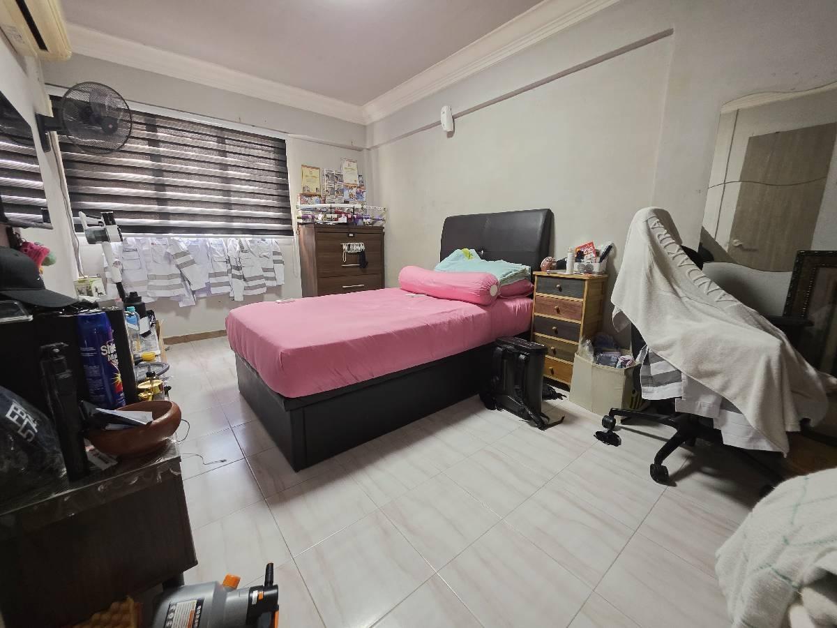 811 Tampines Avenue 4 HDB Apartment For Sale, $600,000, 3 Bed 2 Bath 980 sqft $612.00 psf