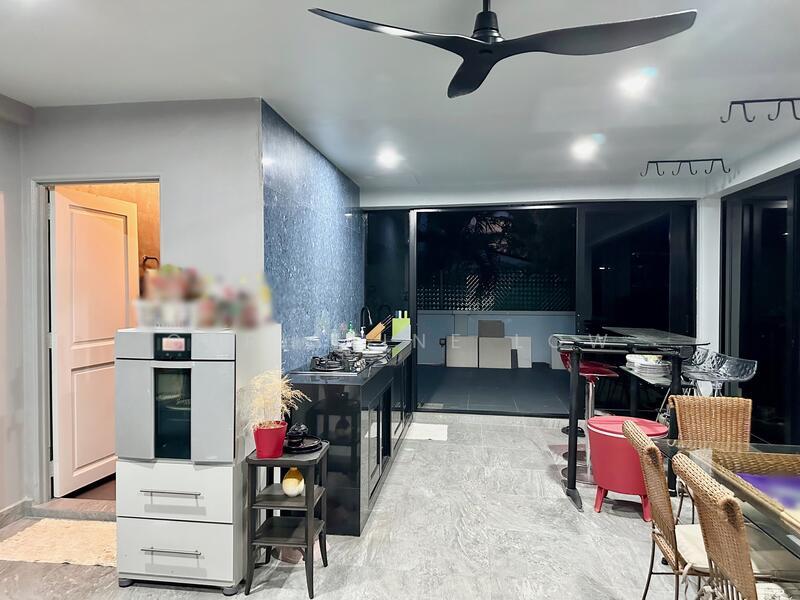 D18 Renovated 2-storey SemiD 999yr Walk to Pasir Ris Beach/Elias Mall/MRT