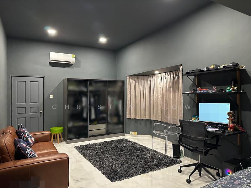 D18 Renovated 2-storey SemiD 999yr Walk to Pasir Ris Beach/Elias Mall/MRT