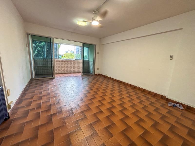 Prop-GPT: HDB Apartment: D20 Ang Mo Kio 714 Ang Mo Kio Avenue 6