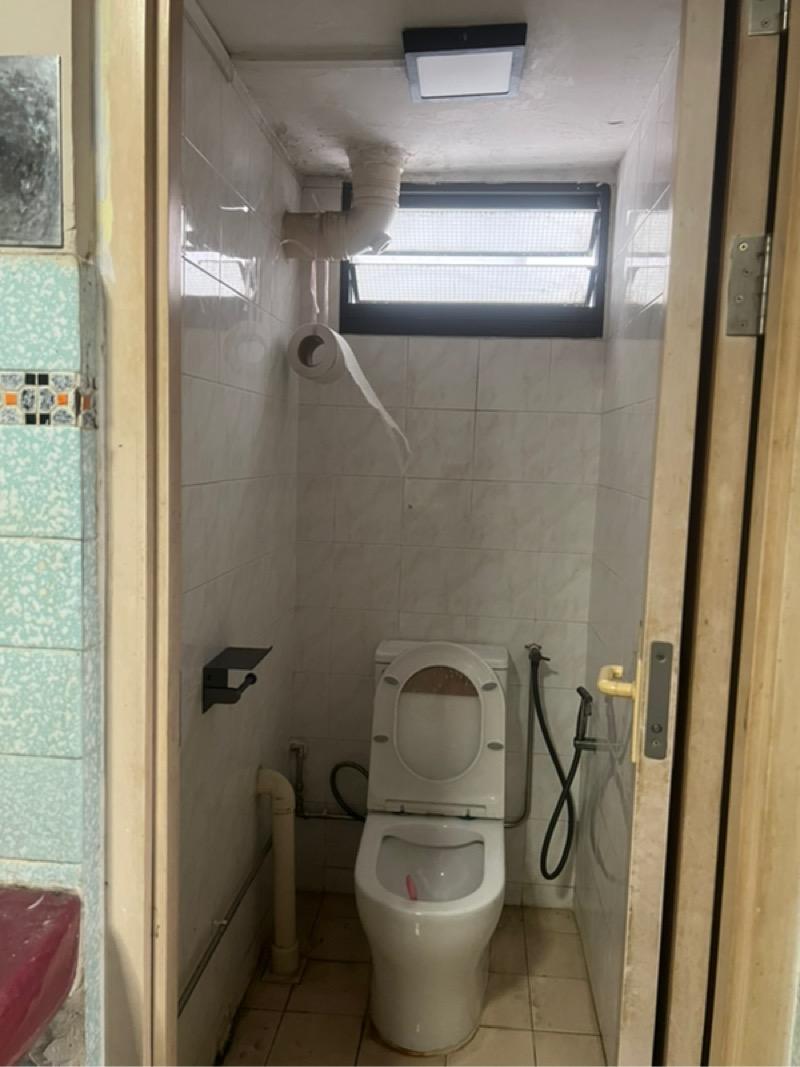 16 Upper Boon Keng Road HDB Apartment For Sale, $385,000, 2 Bed 1 Bath 688 sqft $560.00 psf