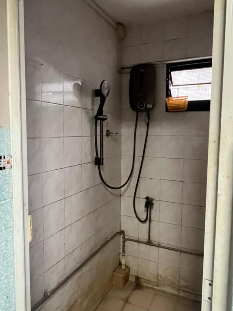 16 Upper Boon Keng Road HDB Apartment For Sale, $385,000, 2 Bed 1 Bath 688 sqft $560.00 psf