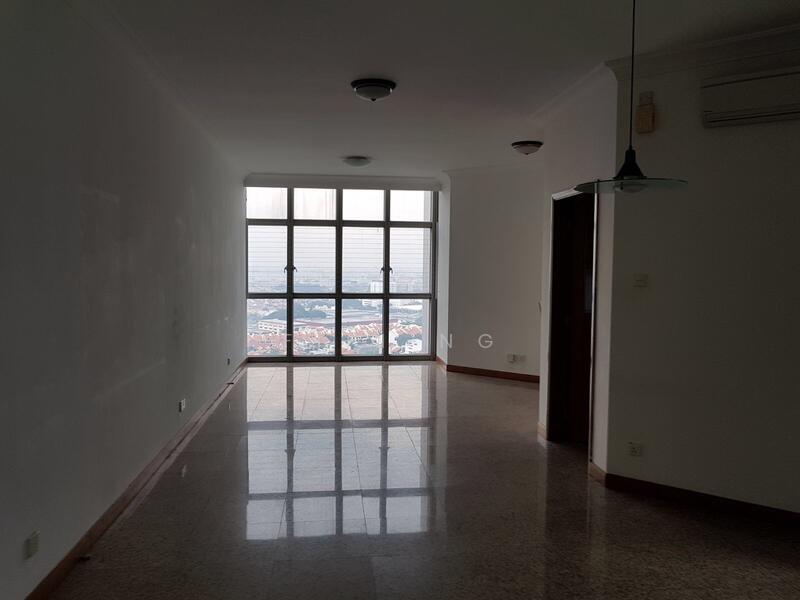 Prop-GPT: Condominium: D16 Bayshore The Bayshore