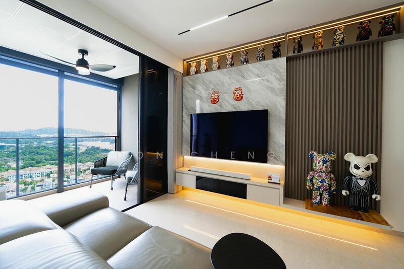 Prop-GPT: Condominium: D05  Whistler Grand