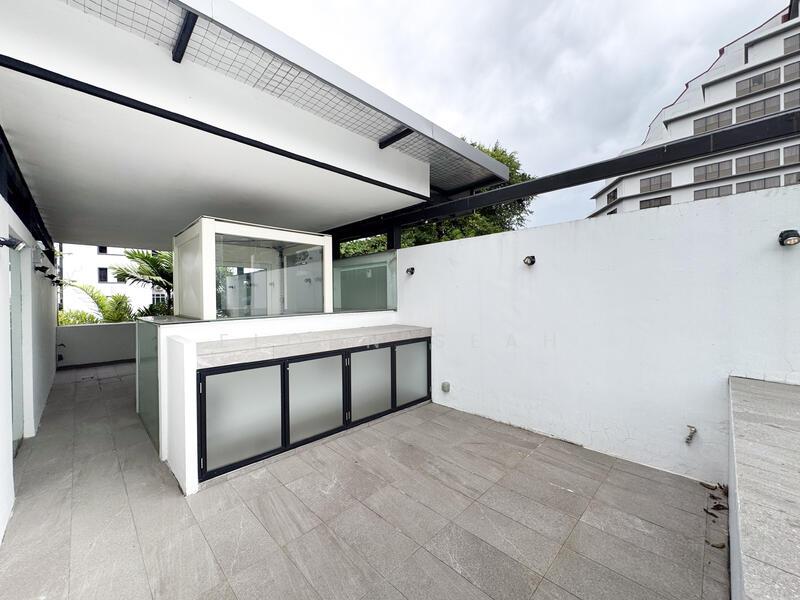 Rare Newly Rebuilt Freehold Landed in Prime Area Orchard