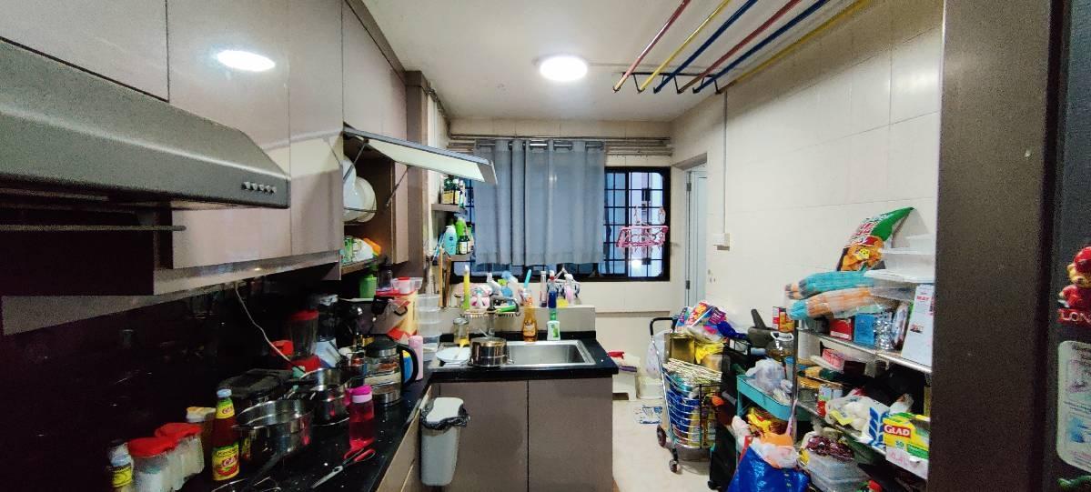 453 Tampines Street 42 HDB Apartment For Sale, $570,000, 3 Bed 2 Bath 904 sqft $631.00 psf
