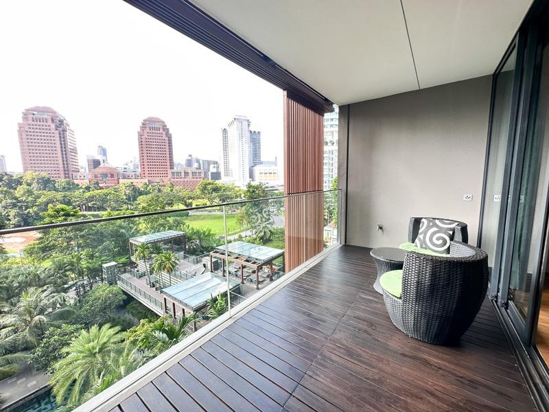 OUE Twin Peaks Condominium For Sale, $1,650,000, 1 Bed 1 Bath 570 sqft $2,895.00 psf