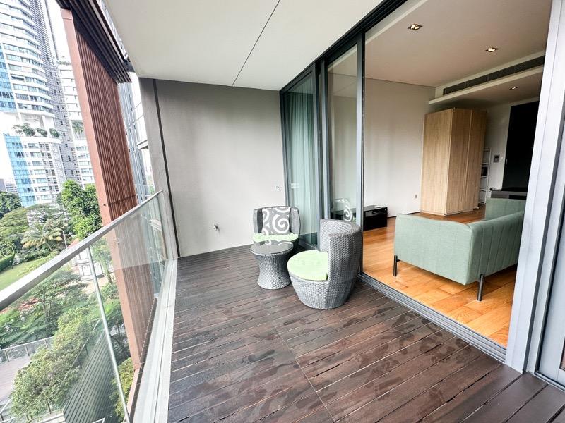 OUE Twin Peaks Condominium For Sale, $1,650,000, 1 Bed 1 Bath 570 sqft $2,895.00 psf