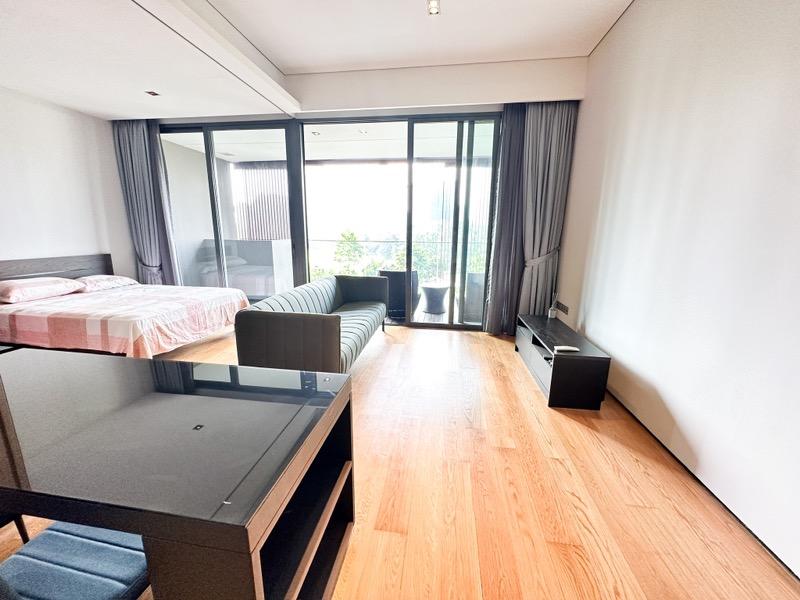 OUE Twin Peaks Condominium For Sale, $1,650,000, 1 Bed 1 Bath 570 sqft $2,895.00 psf