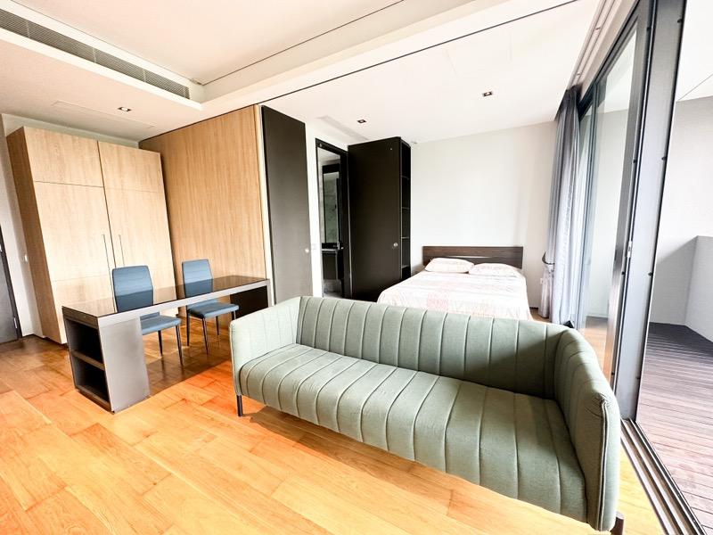 OUE Twin Peaks Condominium For Sale, $1,650,000, 1 Bed 1 Bath 570 sqft $2,895.00 psf