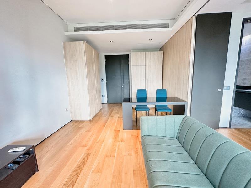 OUE Twin Peaks Condominium For Sale, $1,650,000, 1 Bed 1 Bath 570 sqft $2,895.00 psf