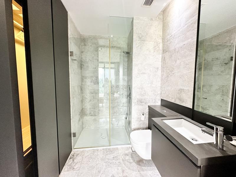 OUE Twin Peaks Condominium For Sale, $1,650,000, 1 Bed 1 Bath 570 sqft $2,895.00 psf