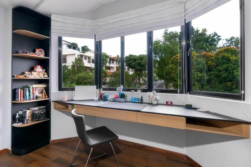 LANDED7772 @ Renovated 3-Storey Corner Terrace with Pool