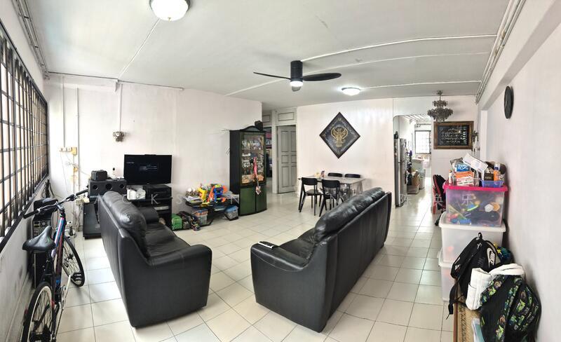 Prop-GPT: HDB Flat: D27 Yishun 853 Yishun Ring Road