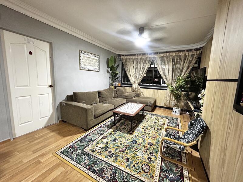 Prop-GPT: HDB Flat: D22 Boon Lay 817 Jurong West Street 81