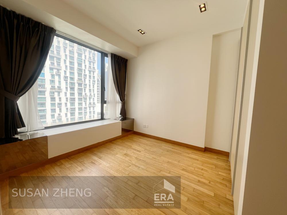 Prime City Living With Sea View. Huge Living Room and 3 Bedrooms.