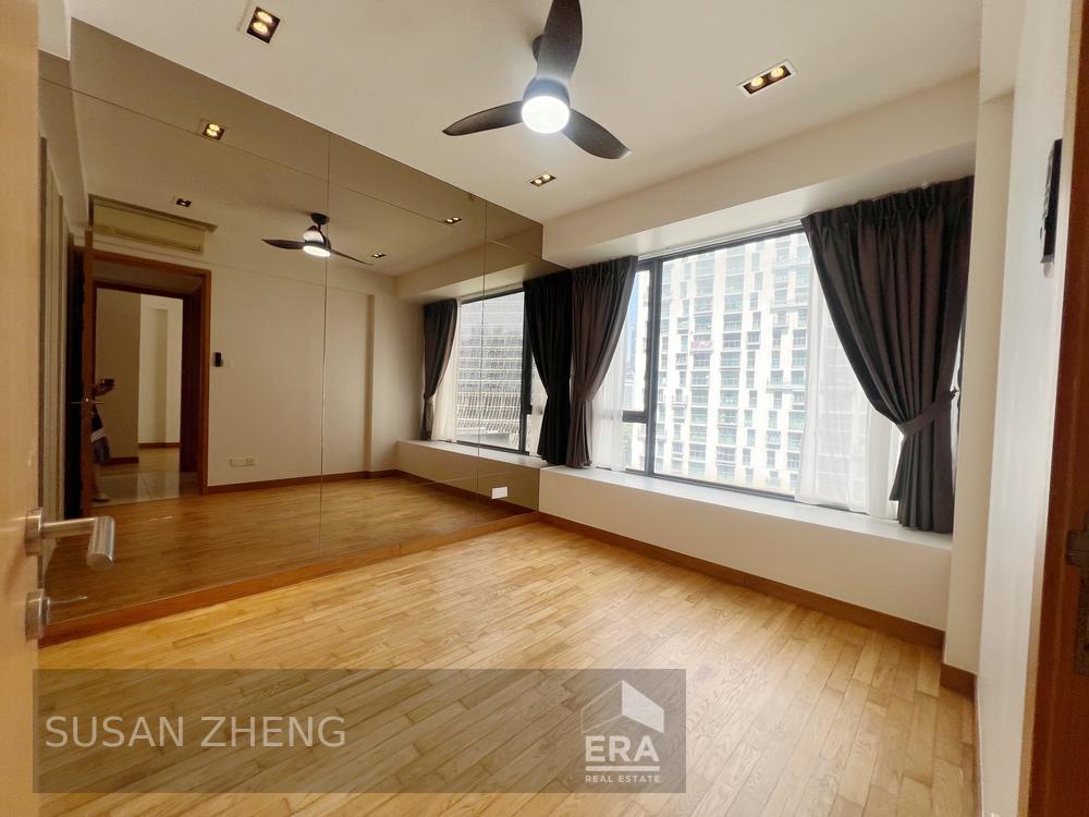 Prime City Living With Sea View. Huge Living Room and 3 Bedrooms.