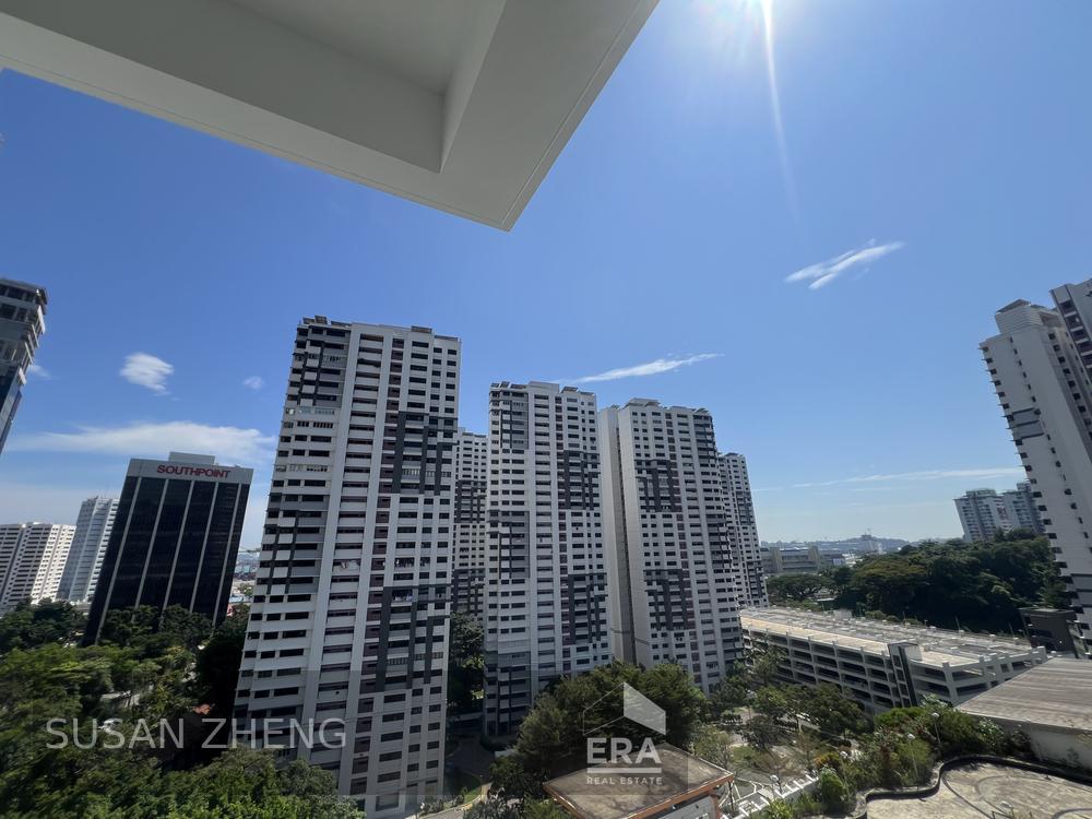 Prime City Living With Sea View. Huge Living Room and 3 Bedrooms.