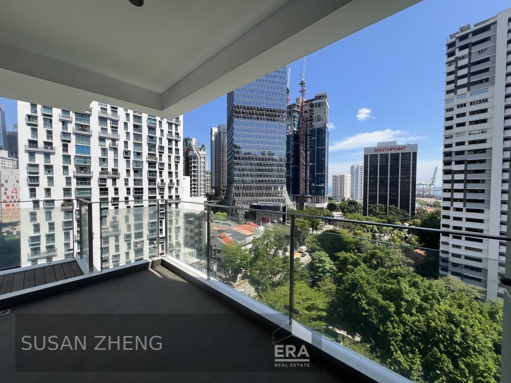 Prime City Living With Sea View. Huge Living Room and 3 Bedrooms.