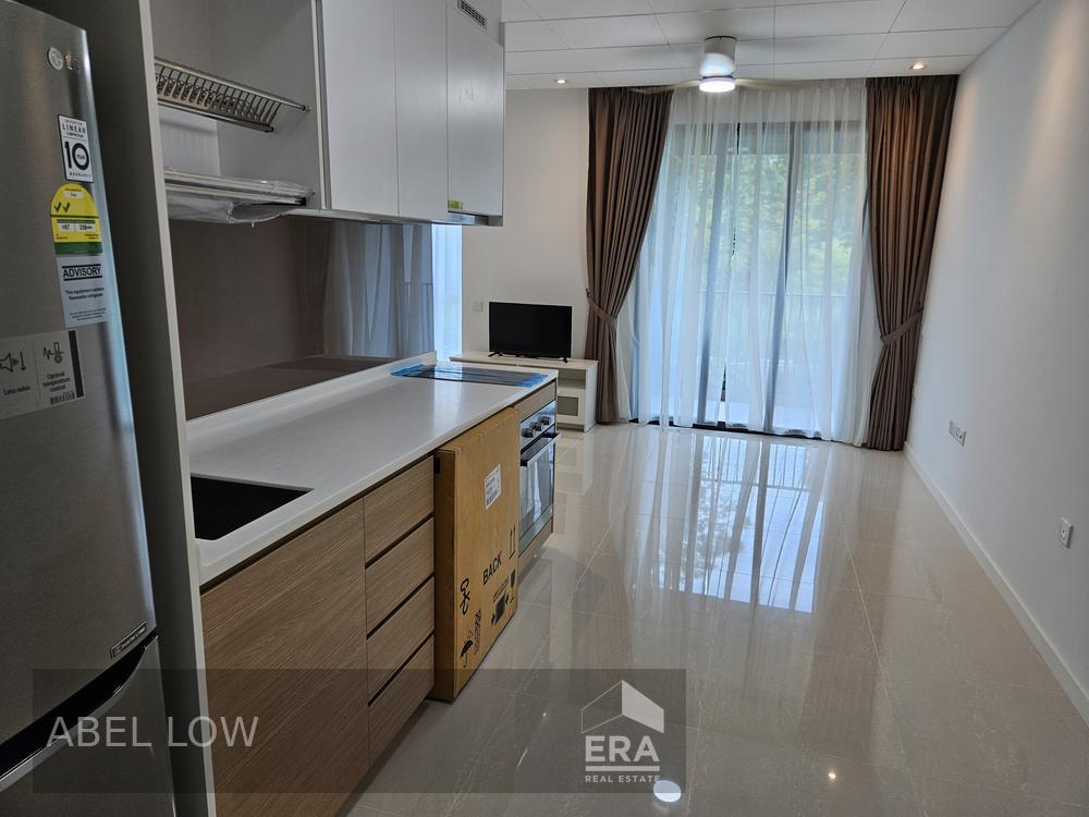 Spacious 1 Bedroom Plus Study