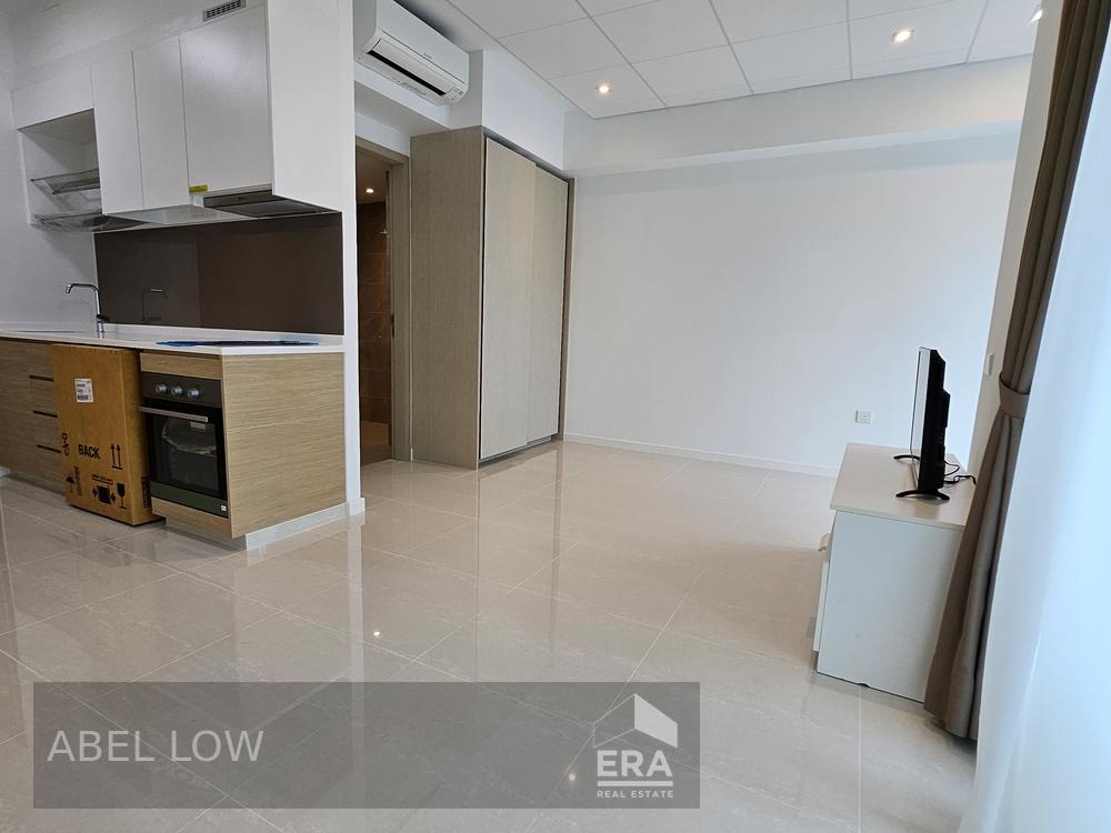 Spacious 1 Bedroom Plus Study