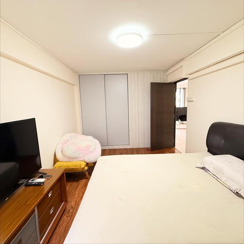 114 Lorong 1 Toa Payoh HDB Apartment For Sale, $379,999, 3 Bed 1 Bath 700 sqft $543.00 psf