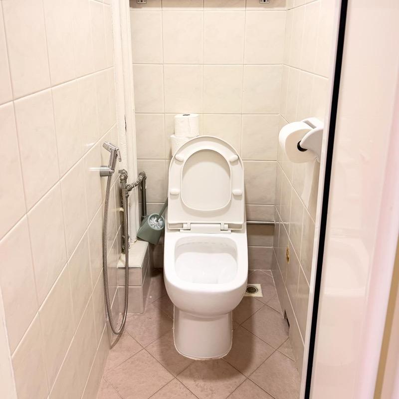 114 Lorong 1 Toa Payoh HDB Apartment For Sale, $379,999, 3 Bed 1 Bath 700 sqft $543.00 psf