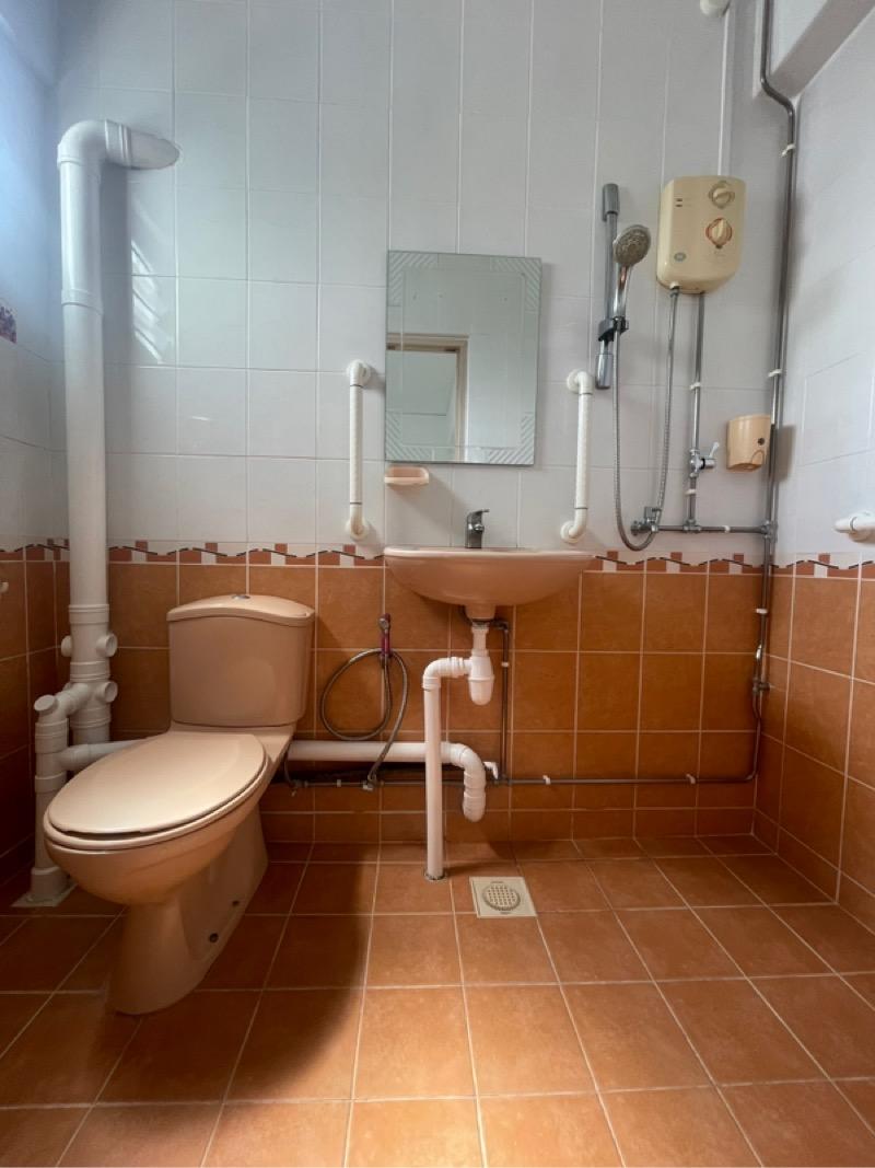 105 Tampines Street 11 HDB Apartment For Sale, $670,000, 3 Bed 2 Bath 1,119 sqft $599.00 psf