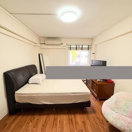 114 Lorong 1 Toa Payoh HDB Apartment For Sale, $379,999, 3 Bed 1 Bath 700 sqft $543.00 psf