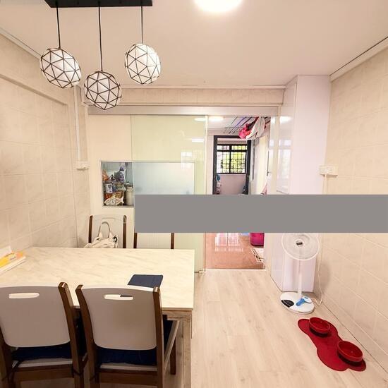 114 Lorong 1 Toa Payoh HDB Apartment For Sale, $379,999, 3 Bed 1 Bath 700 sqft $543.00 psf