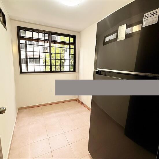 114 Lorong 1 Toa Payoh HDB Apartment For Sale, $379,999, 3 Bed 1 Bath 700 sqft $543.00 psf