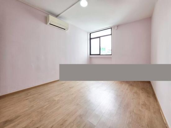 Prop-GPT: HDB Apartment: D27 Yishun 249 Yishun Avenue 9