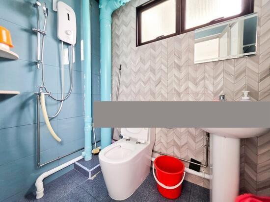 249 Yishun Avenue 9 HDB Apartment For Sale, $549,999, 3 Bed 2 Bath 1,130 sqft $487.00 psf