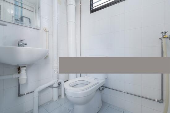 123 Yishun Street 11 HDB Apartment For Sale, $550,000, 3 Bed 2 Bath 1,001 sqft $549.00 psf