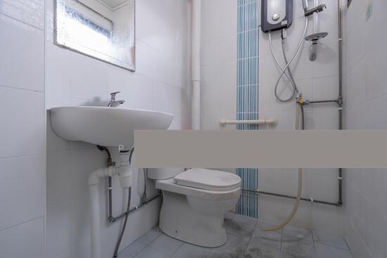 123 Yishun Street 11 HDB Apartment For Sale, $550,000, 3 Bed 2 Bath 1,001 sqft $549.00 psf