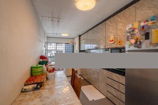123 Yishun Street 11 HDB Apartment For Sale, $550,000, 3 Bed 2 Bath 1,001 sqft $549.00 psf