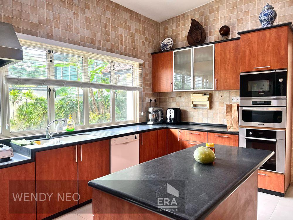 Swiss Club Road Good Class Bungalow for Sale