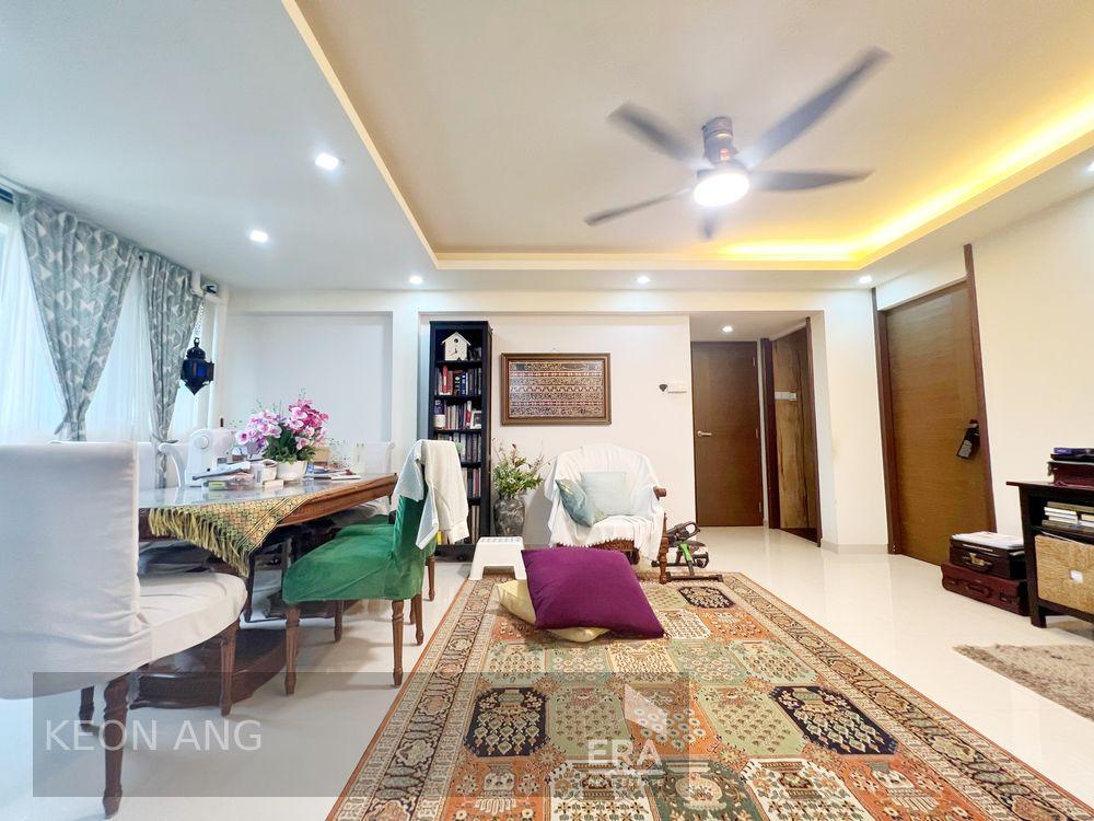 Brand New Listing, Spacious, Nearby to Mrt and Mall.