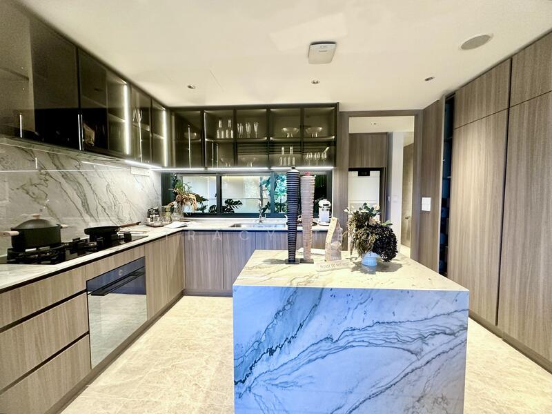 Prop-GPT: Condominium: D15  MEYER BLUE