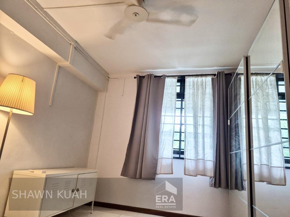 Serene and Quiet Facing. Lightly Renovated Condition. Ready to Move in