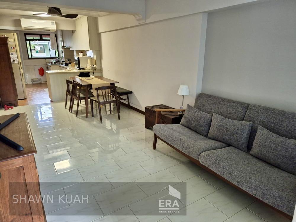 Serene and Quiet Facing. Lightly Renovated Condition. Ready to Move in